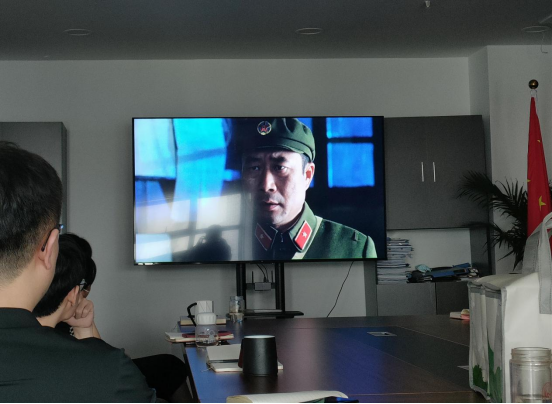 阜陽土著網絡科技有限公司黨支部組織公司全體員工集中觀看 “兩彈一星”主題電影《橫空出世》